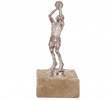 Soška basketbal muž F011 stříbro